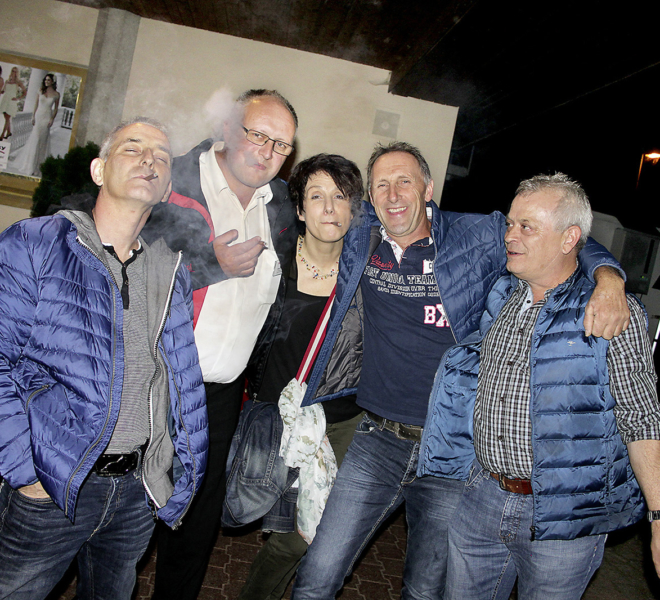 Gemütliches Zusammensein an der Gewerbeausstellung Stärne füfi in Beromünster