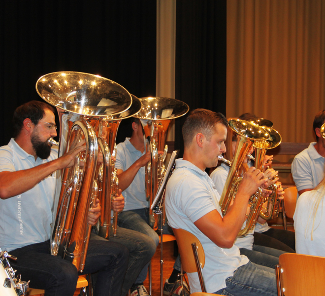 Musikalische Unterhaltung an der Gewerbeausstellung Stärne füfi in Beromünster