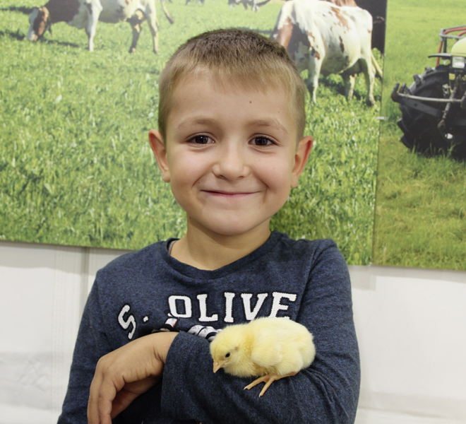 Grosse Freude an kleinen Bibeli an der Gewerbeausstellung Stärne füfi in Beromünster