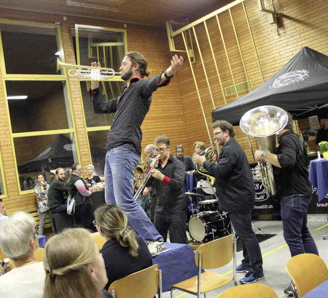 Musikalische Unterhaltung an der Gewerbeausstellung Stärne füfi in Beromünster