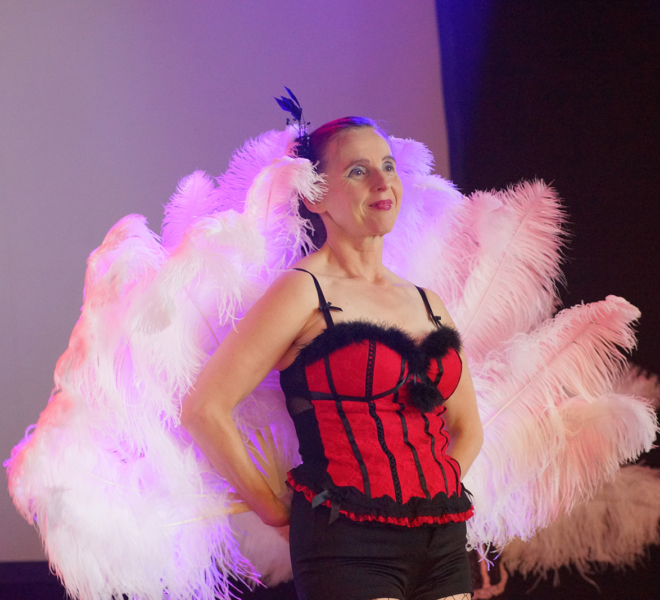 Tanzvorstellung an der Gewerbeausstellung Stärne füfi in Beromünster