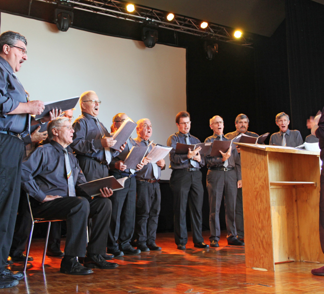 Es wird gesungen an der Gewerbeausstellung Stärne füfi in Beromünster