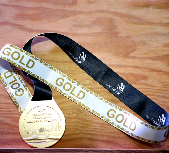 Weltmeister, Simon Furrer, KW43, Schweiz, Pionierarbeit, Natur, Glaube, Anzeiger Michelsamt, Beromünster, Sursee, Zeitung, Lokalzeitung, Regionalzeitung, Fläcke, Stiftstheater, Landessender, 531, Vereine, Clubs, Turnverein, Guuggenmusig, Michelsamt, 5 Sterne Region, Musikgesellschaft, Harmonie, Redaktion, Feldmusik, Rickenbach, Neudorf, Gunzwil, Schwarzenbach, Hildisrieden, Pfeffikon, Rain, Römerswil, Herlisberg, Eich, Bäch, Chommle, Druckerei, Verlag, Wallimann, Landzeitungen, Luzerner Landzeitungen, Sport, Politik, News, Lokalpolitik, Pilates, Bewegung, STV Beromünster, Nachtwächter, Stift, Chorherrenstift, Dolderhaus, Flecken, Münster, Samariterverein, Pfarrkirche, Blosenberg, Gormund, Kapelle Gormund, Mooskapelle, St. Stephan, Gewerbe Möischter, Gewerbe Beromünster, Möischter