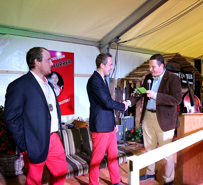 Weltmeister, Simon Furrer, KW43, Schweiz, Pionierarbeit, Natur, Glaube, Anzeiger Michelsamt, Beromünster, Sursee, Zeitung, Lokalzeitung, Regionalzeitung, Fläcke, Stiftstheater, Landessender, 531, Vereine, Clubs, Turnverein, Guuggenmusig, Michelsamt, 5 Sterne Region, Musikgesellschaft, Harmonie, Redaktion, Feldmusik, Rickenbach, Neudorf, Gunzwil, Schwarzenbach, Hildisrieden, Pfeffikon, Rain, Römerswil, Herlisberg, Eich, Bäch, Chommle, Druckerei, Verlag, Wallimann, Landzeitungen, Luzerner Landzeitungen, Sport, Politik, News, Lokalpolitik, Pilates, Bewegung, STV Beromünster, Nachtwächter, Stift, Chorherrenstift, Dolderhaus, Flecken, Münster, Samariterverein, Pfarrkirche, Blosenberg, Gormund, Kapelle Gormund, Mooskapelle, St. Stephan, Gewerbe Möischter, Gewerbe Beromünster, Möischter