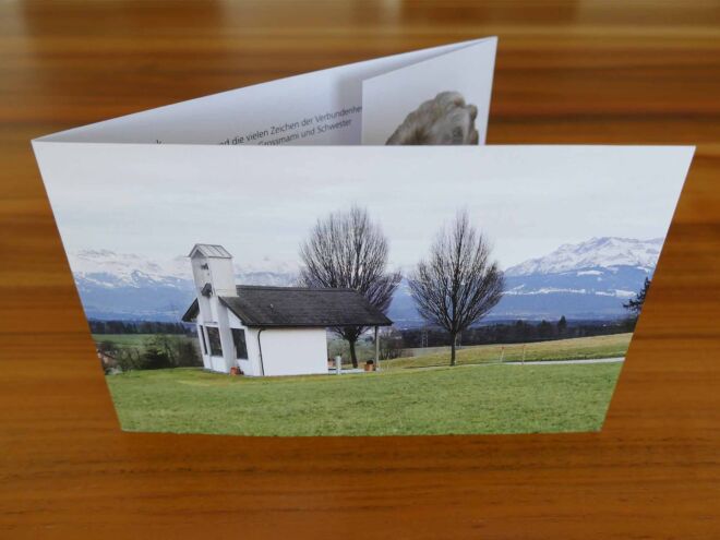 Die Kapelle wurde als Motiv bei einer Danksagung verwendet.