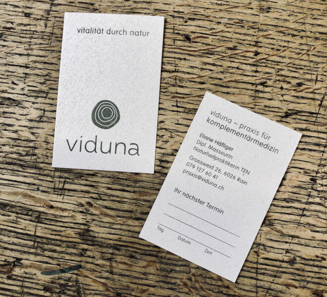 Terminkarte im Format einer Visitenkarte für die Praxis Viduna – kreiert und gedruckt von Wallimann Druck und Verlag AG.