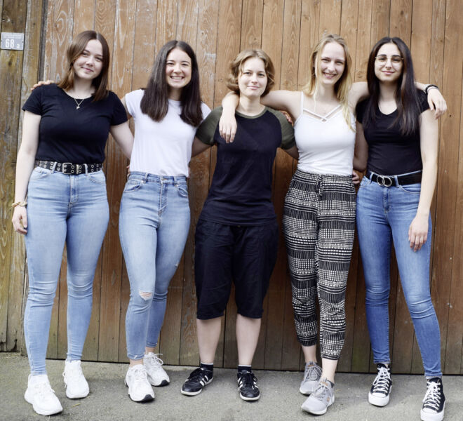 Making of «Di Lernende öbernänd» Wallimann im «swiss print+communication» ein Projekt der Lernenden Wallifrauen